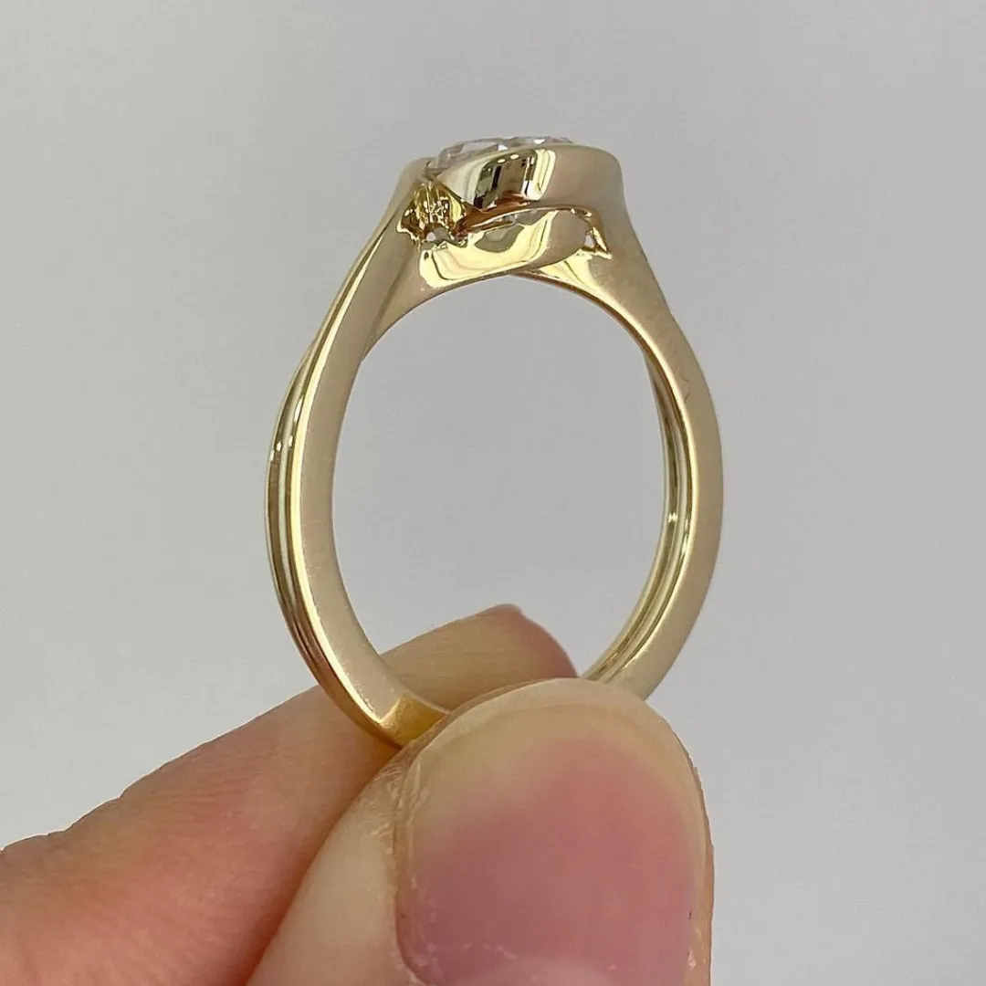 /public/photos/live/Old Mine Cushion Moissanite Bypass Bezel Ring 574 (2).webp